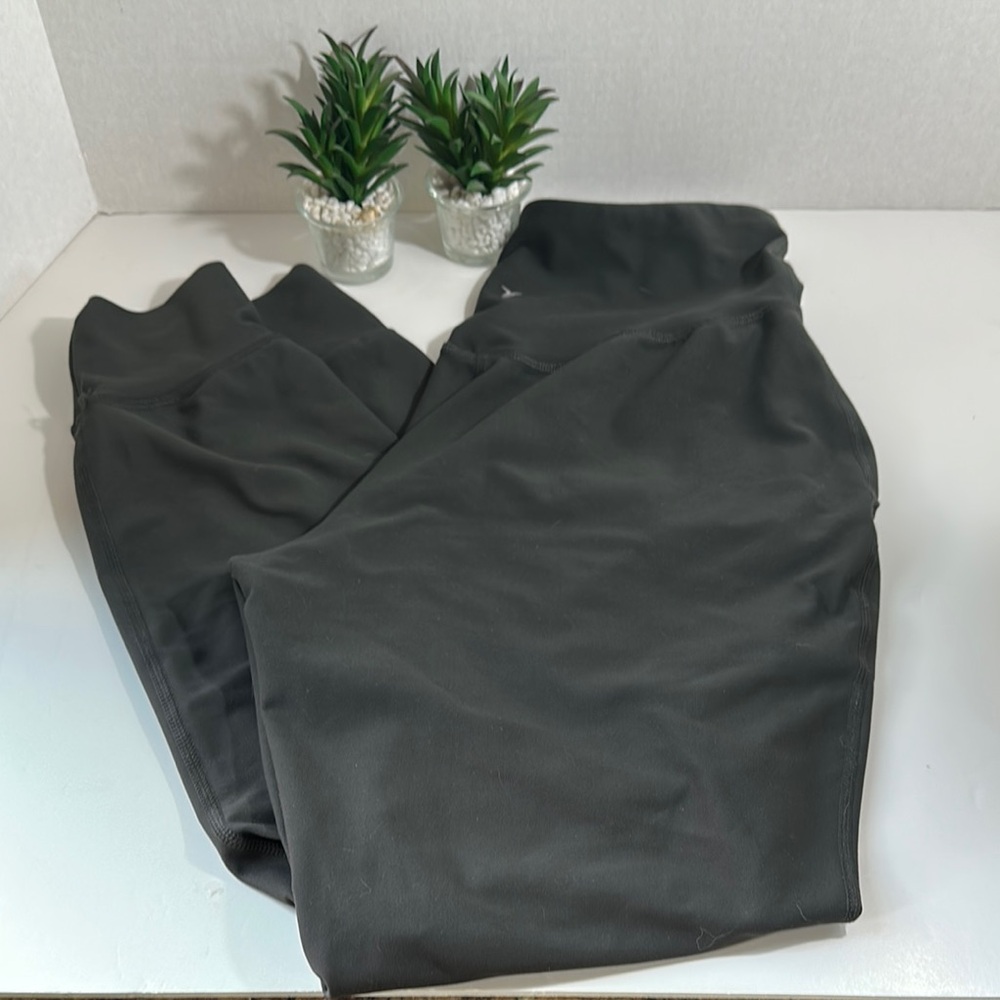 Old Navy Active PowerSoft Leggings Size S 
24” cuffed inseam
